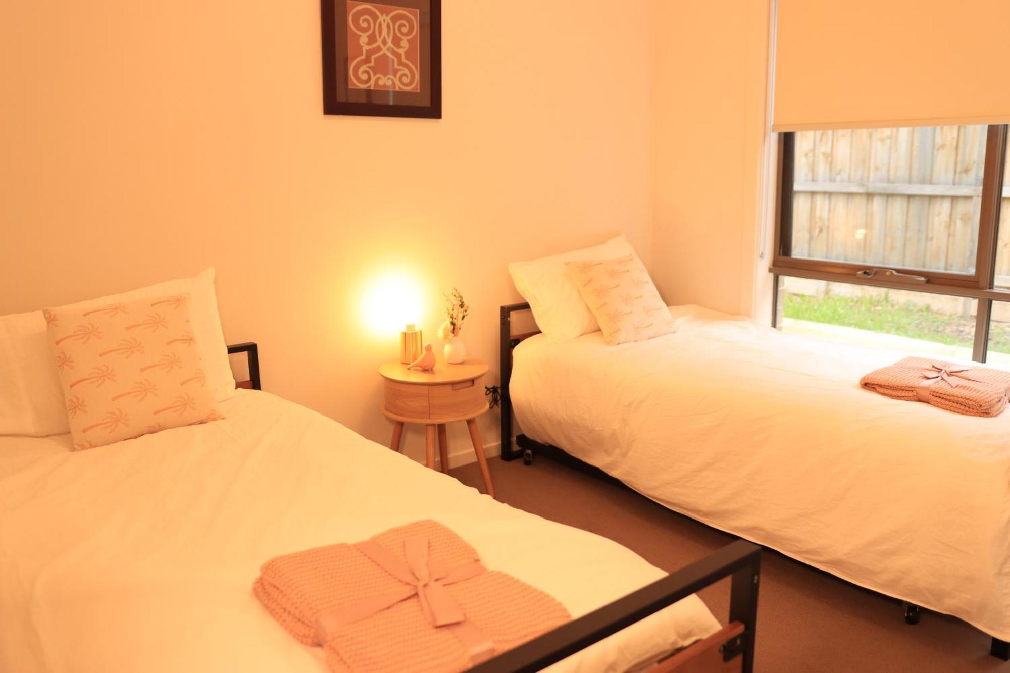 Melbourne Holiday House For 15 Peoples In Sanctuary Lake Point Cook Zewnętrze zdjęcie